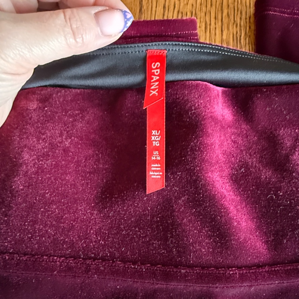 XL SPANX Kids Velvet Leggings in Deep Purple - Picture 2 of 4